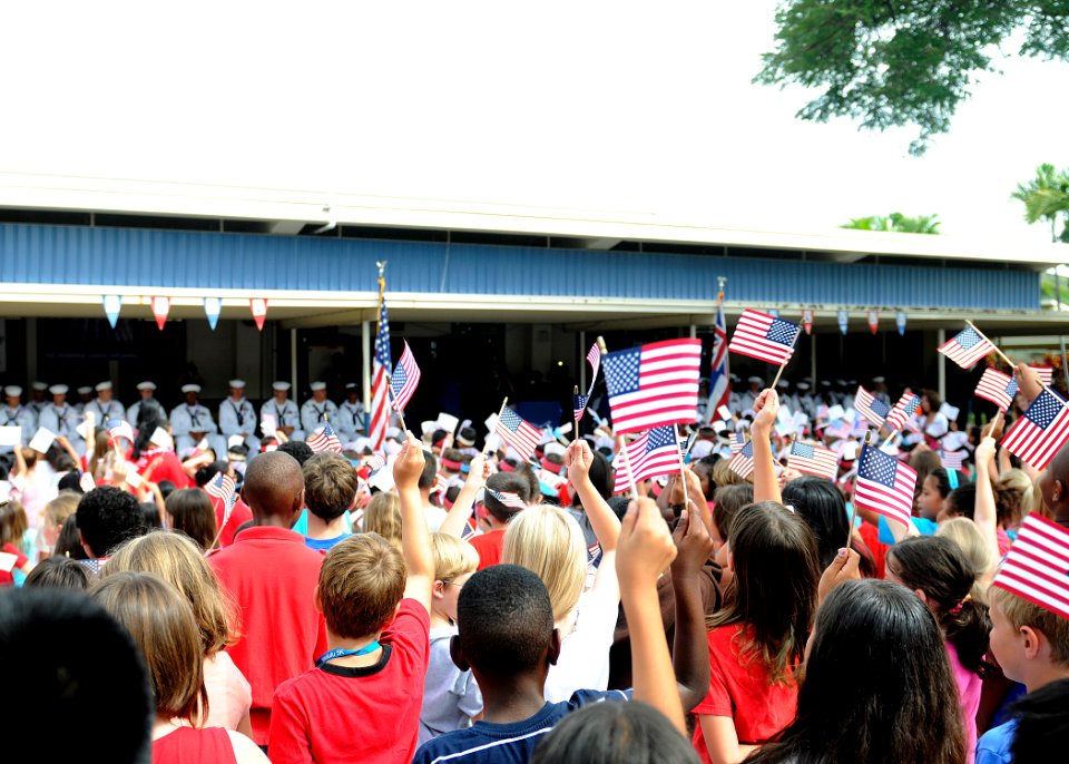 Military appreciation event at Honolulu school 130510-N-ZK021-003