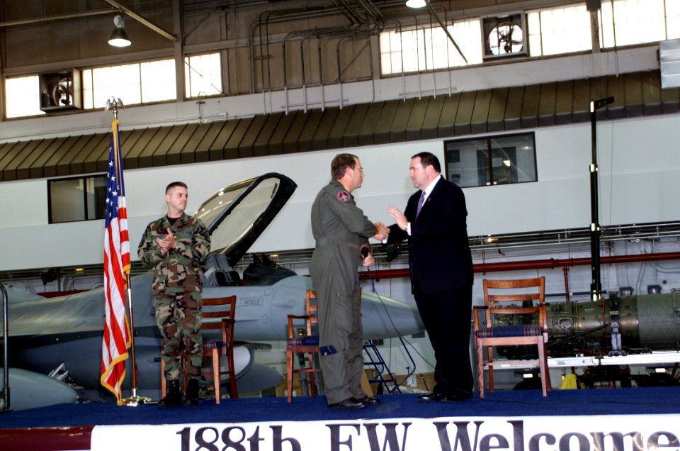 Mike Huckabee visits Fort Smith
