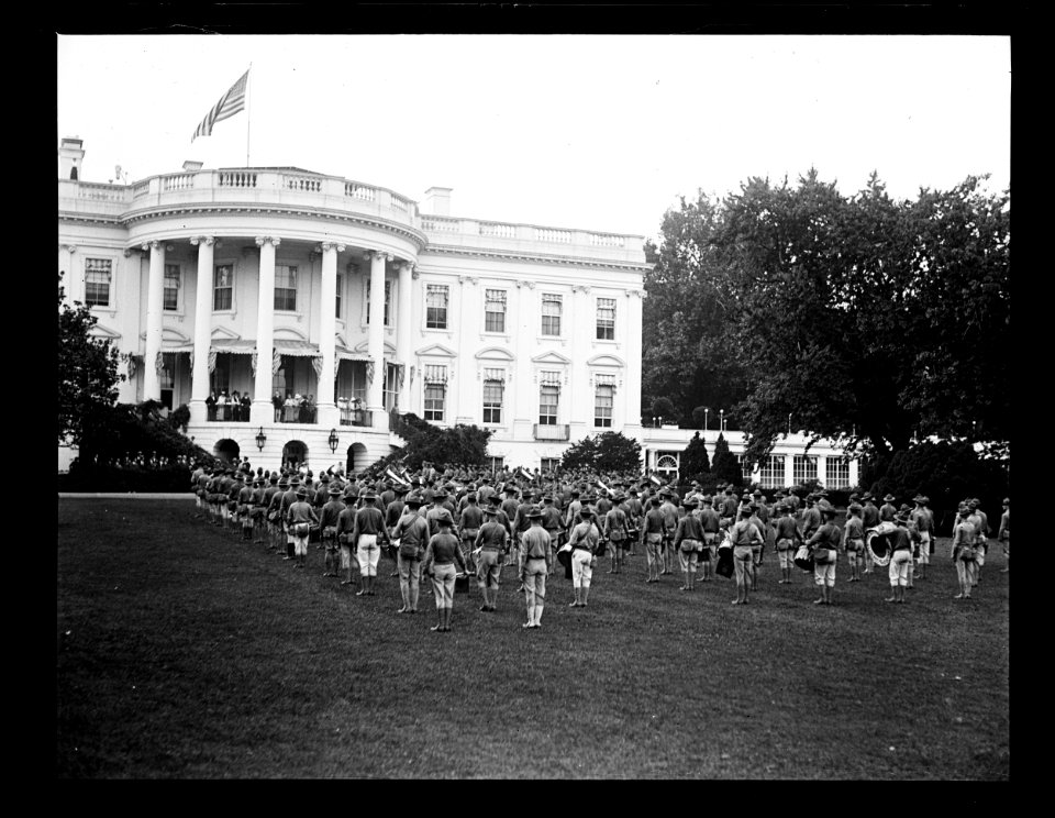 Military group parading at White House, Washington, D.C. LCCN2016891492