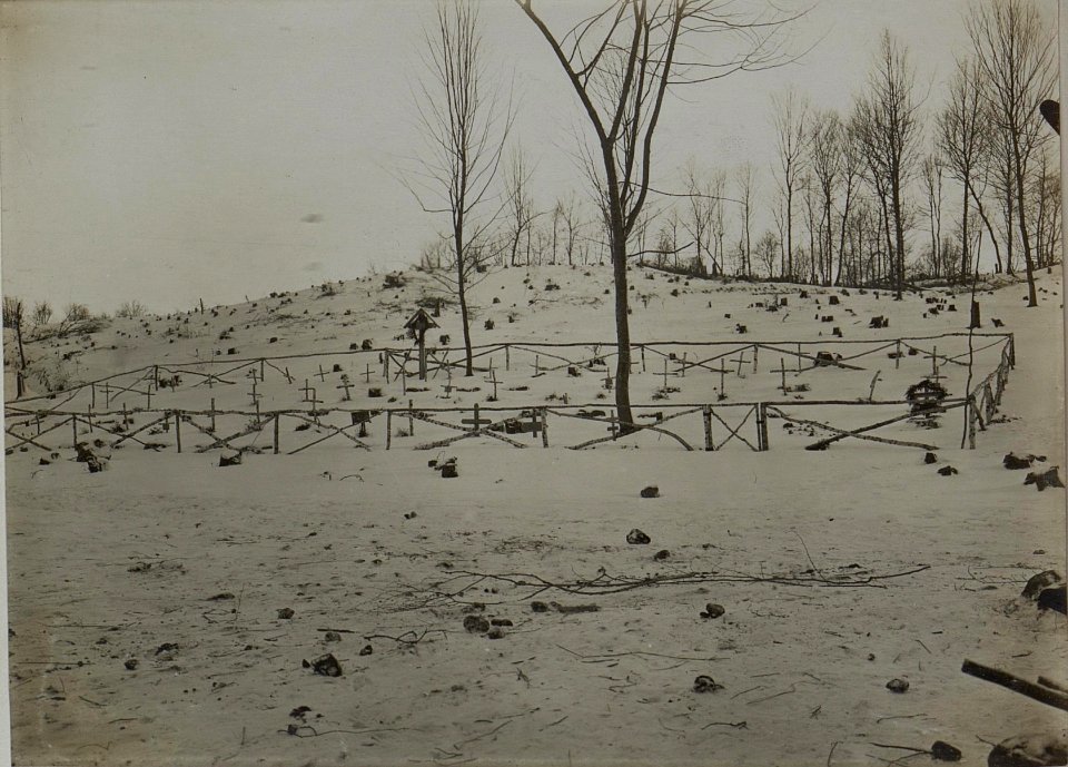 Militärfriedhof. Inf.Rgt.Nro.33. Lopuszno, 18.I.1916. (BildID 15453992)
