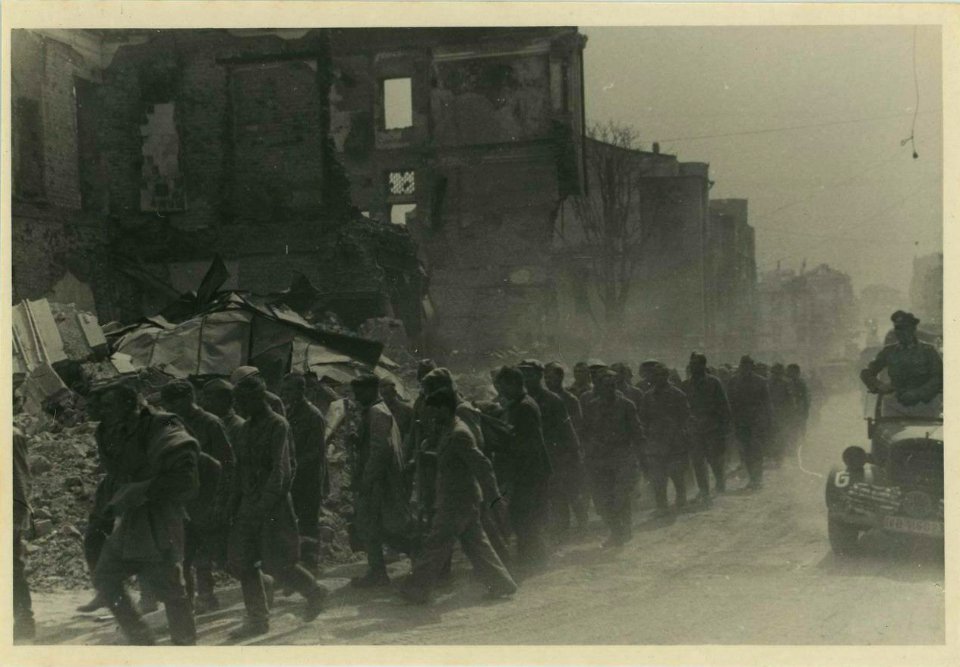 Mienskaja kircha, Zacharaŭskaja. Менская кірха, Захараўская (1941)