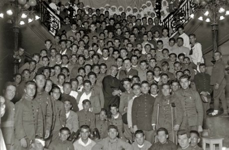 Militares heridos en la guerra de África en el Gran Casino de San Sebastián habilitado como hospital de la Cruz Roja (5 de 15) - Fondo Car-Kutxa Fototeka