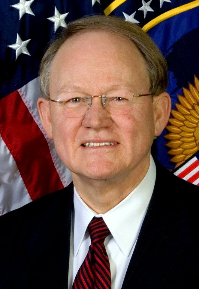Mike McConnell, official ODNI photo portrait (cropped)