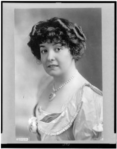 Millicent Hearst, head-and-shoulders portrait, facing slightly left LCCN95502964