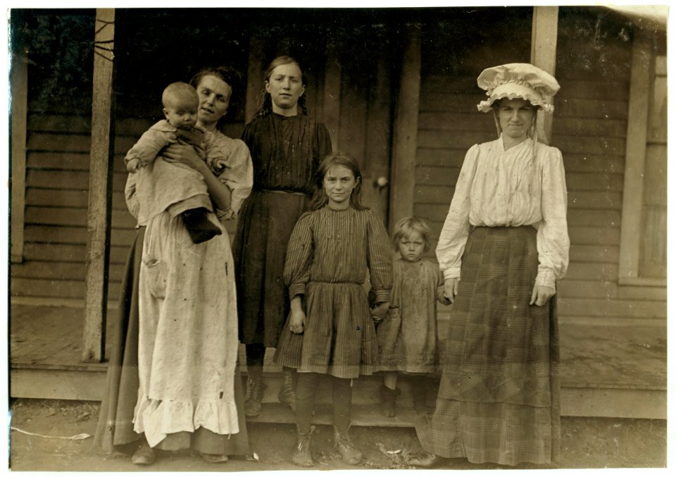 Mill folks, Salisbury Mills, (N.C.) LOC nclc.01527