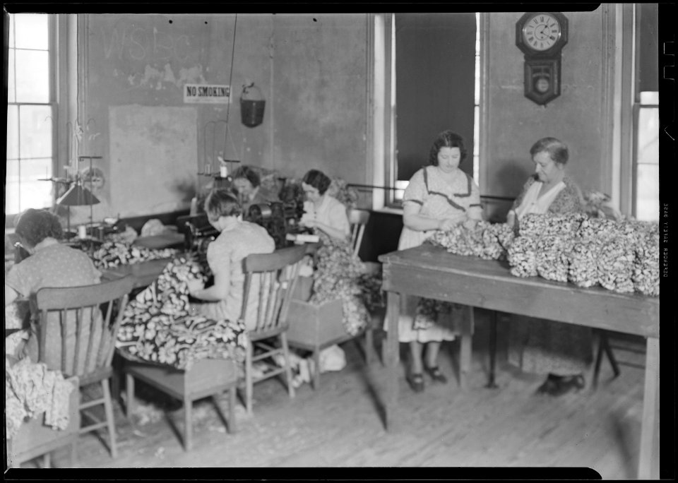 Millville, New Jersey - Dresses. Corner of the Western Dress Factory, a dress shop making house dresses wholesale.... - NARA - 518629
