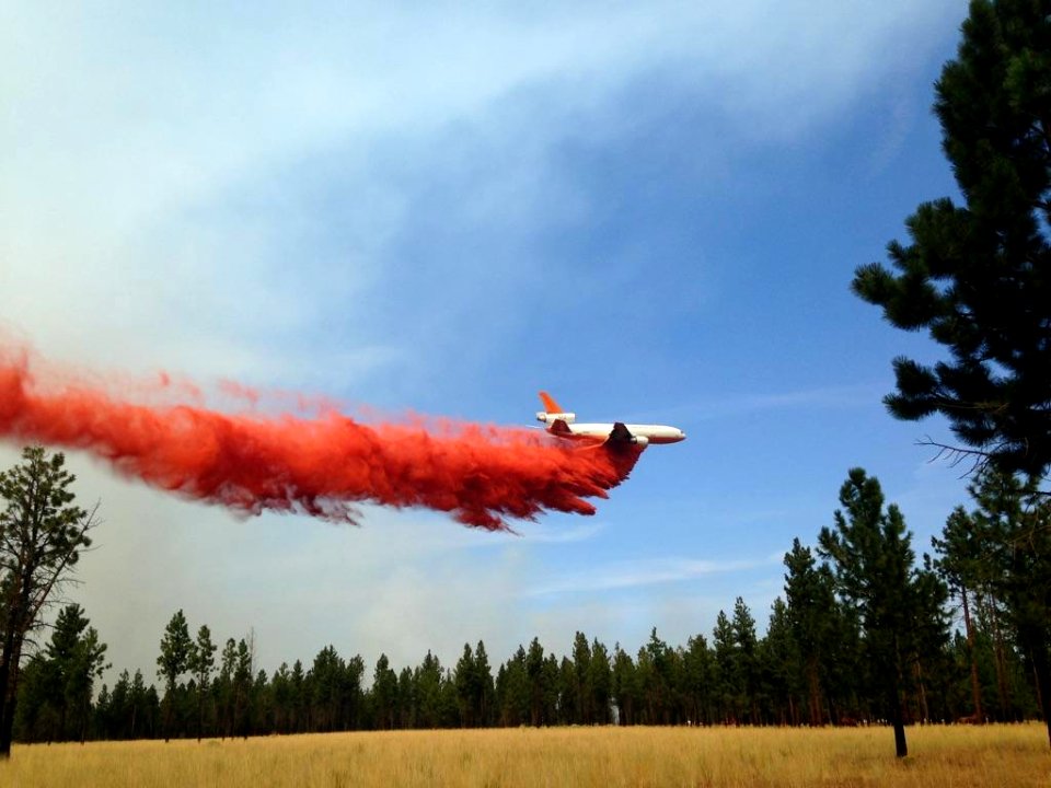 Milli Fire (Oregon) tanker drop, USFS 20170820
