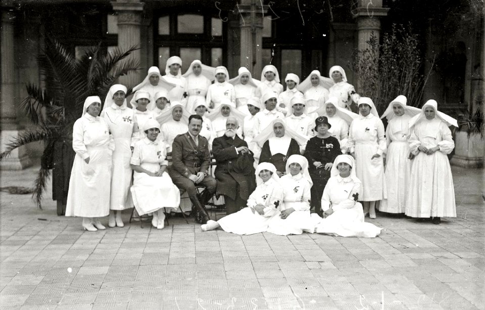 Militares heridos en la guerra de África en el Gran Casino de San Sebastián habilitado como hospital de la Cruz Roja (3 de 15) - Fondo Car-Kutxa Fototeka