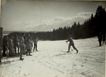 Militär Skilaufen in Villach. Offizierslaufen Ziel. (BildID 15468025)
