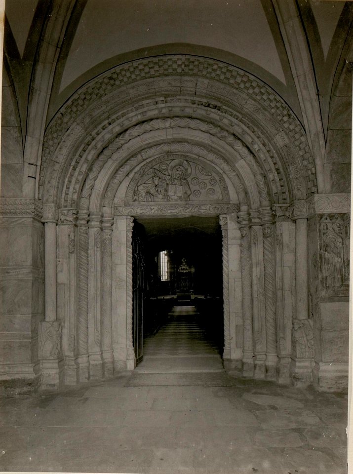 Millstadt. Portal der Pfarrkirche. (BildID 15509851)