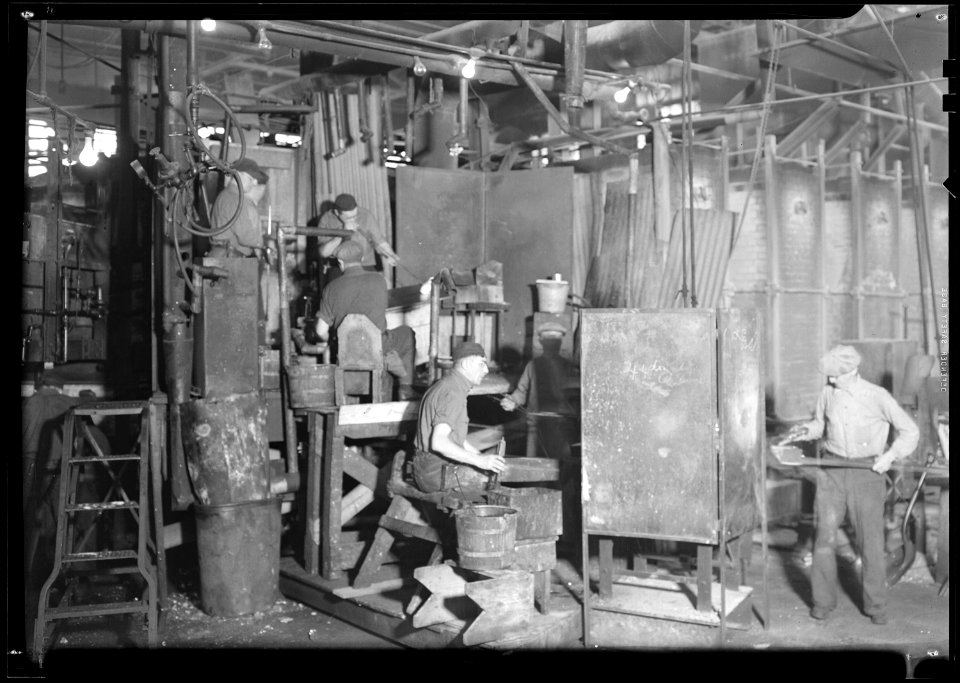 Millville, New Jersey - Glass bottles. Whitall Tatum. (Men working at ovens.) - NARA - 518654
