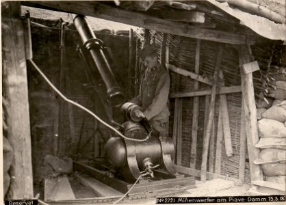 Minenwerfer am Piave-Damm 15.3.18. (BildID 15616680)
