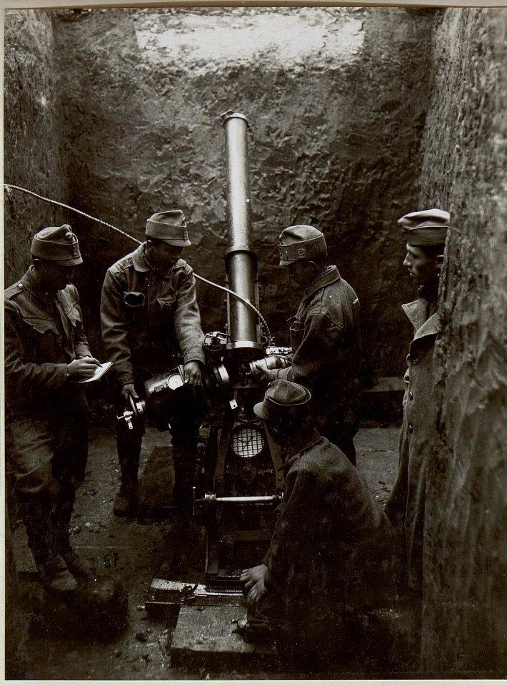 Minenwerfer mit Bedienung (BildID 15651569)