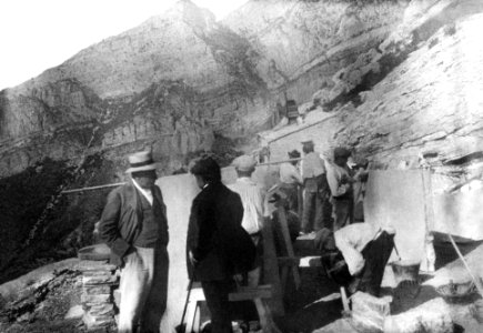 Miners a la pedrera de Meià (AFCEC VIDAL A 0397) (Restored)