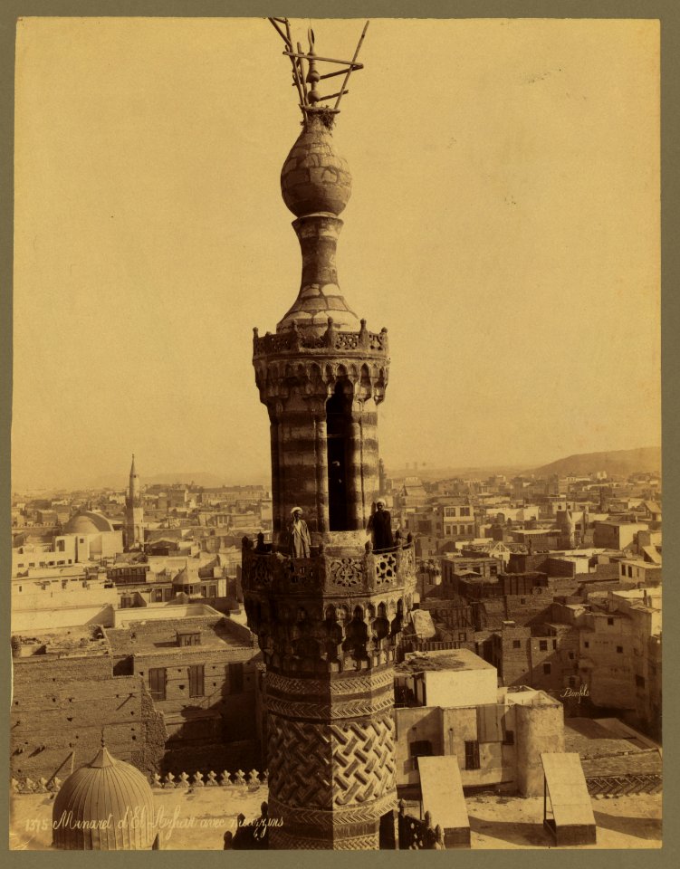 Minaret d'El-Azhar avec muezzins - Bonfils. LCCN2004668149