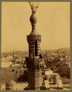 Minaret d'El-Azhar avec muezzins - Bonfils. LCCN2004668149