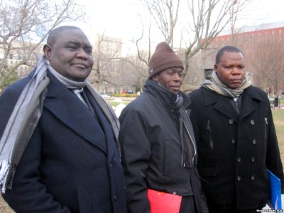 Nicolas Guérékoyame Gbangou, Omar Kobine Layama et Dieudonné Nzapalainga (VOA)