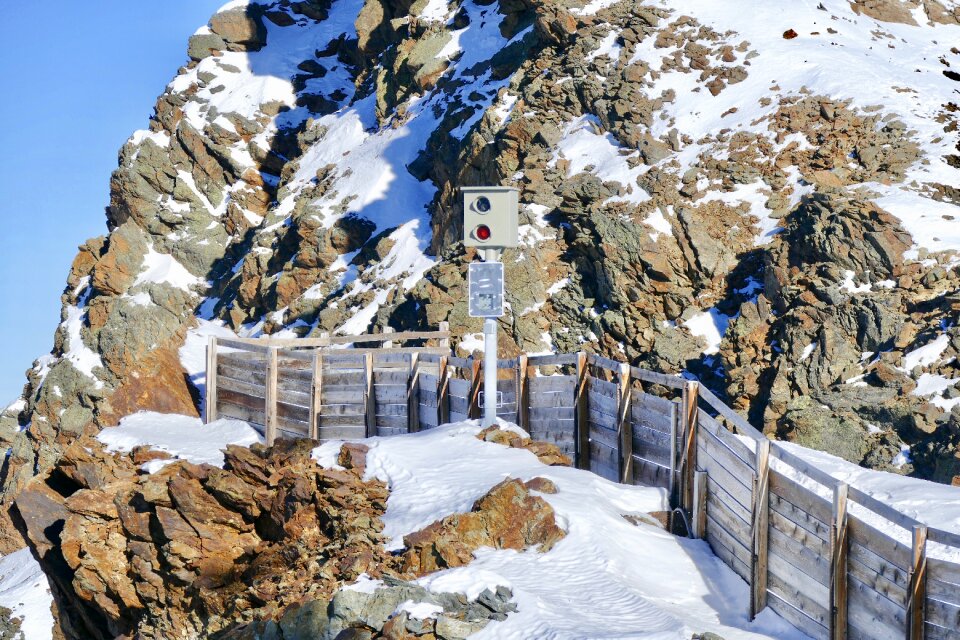 Mountain cold camera