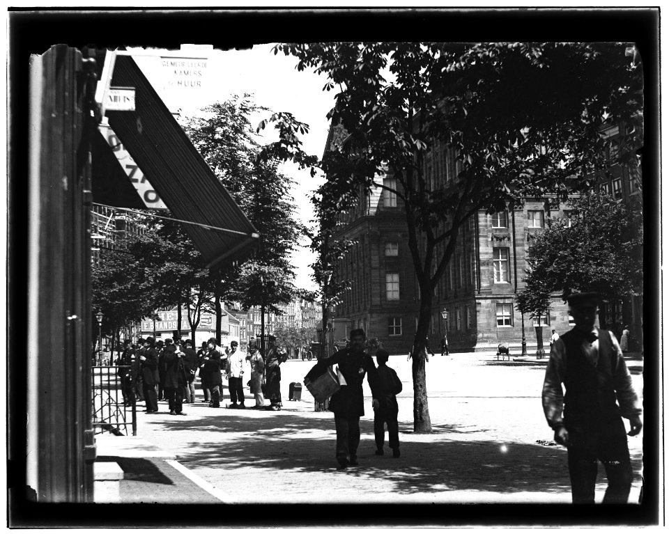 Nieuwezijds Voorburgwal 149 (rechts) Jacob Olie (max res)