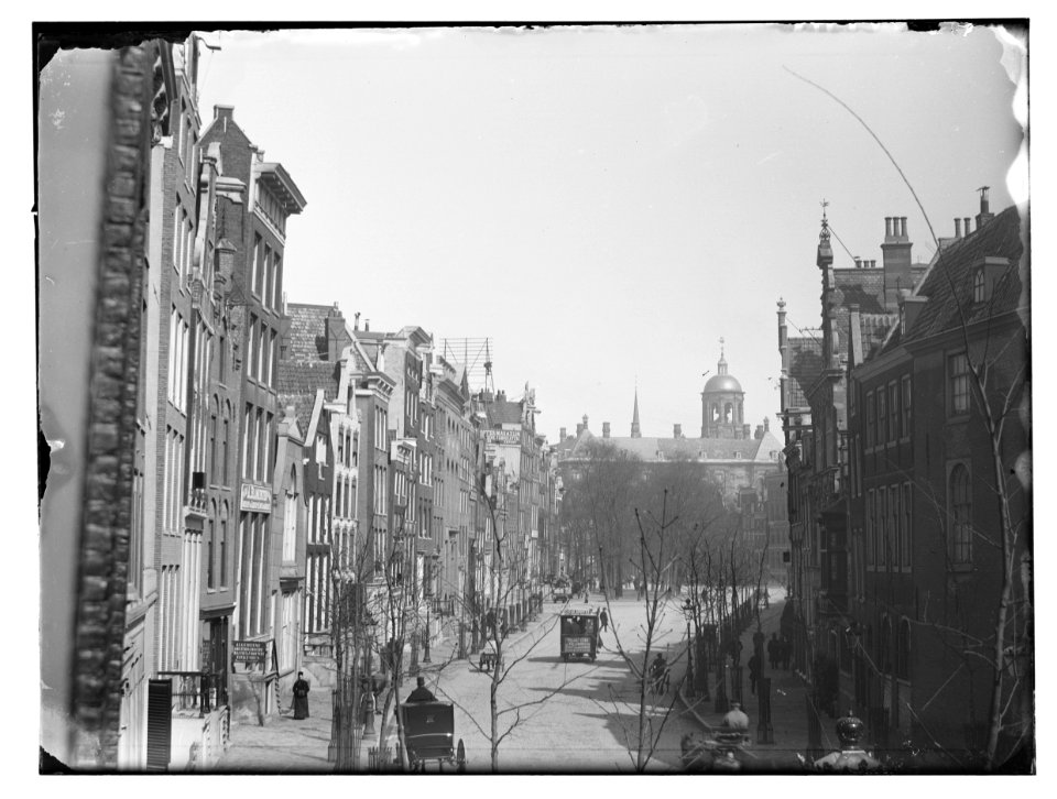 Nieuwezijds Voorburgwal 304 - 338 (vlnr, links) Jacob Olie (max res)