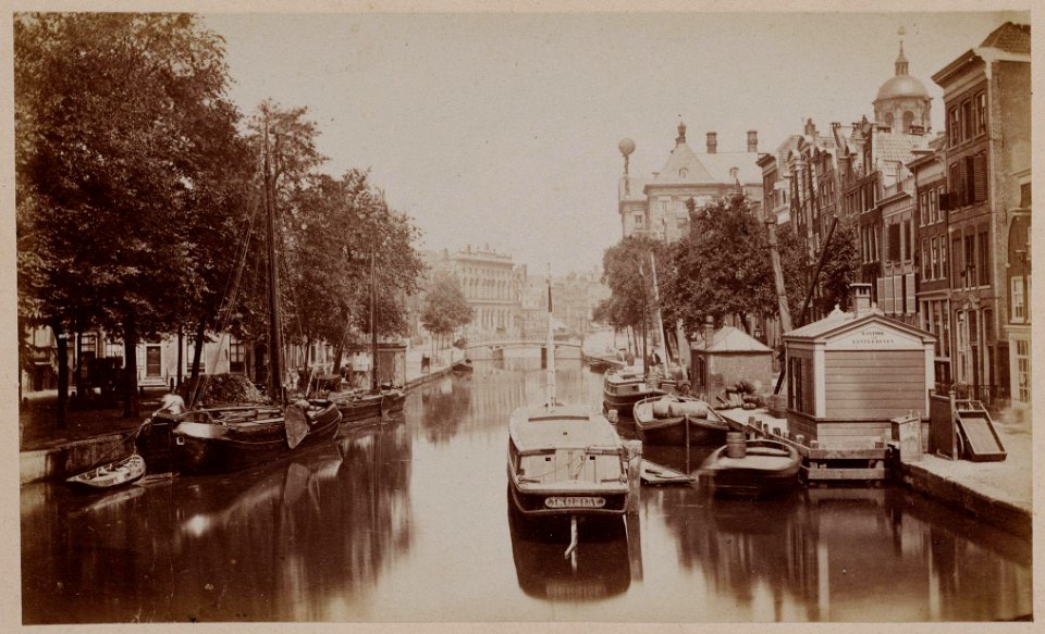 Nieuwezijds Voorburgwal bij de Dam