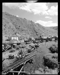 Mine and tipple. Huerfano Coal Company, Ludlow Mine, Ludlow, Las Animas County, Colorado. - NARA - 540397 photo