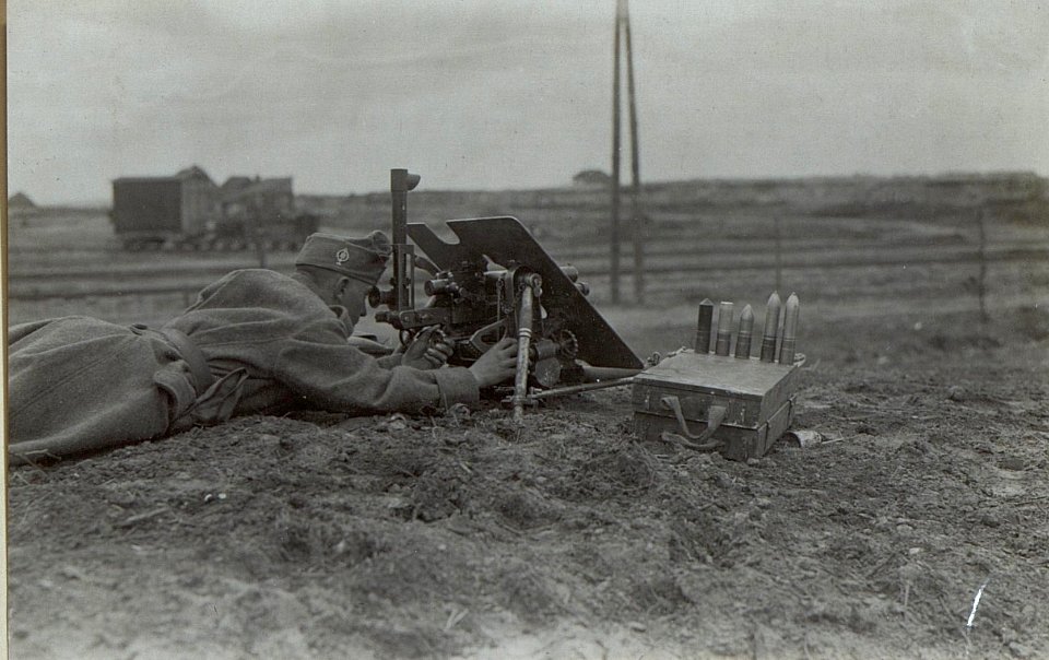 Minenwerferkurs. Infanteriegeschütz, Sporn vorne.10.Mai 1917. (BildID 15655966)