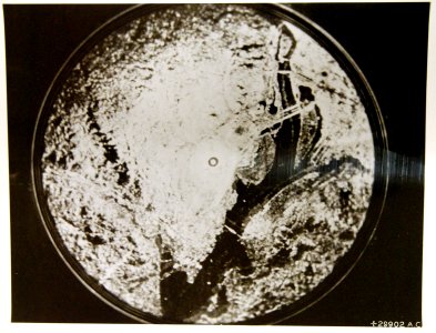 Night radar scope image of Potomac approach to Washington, WWII (39543289985)