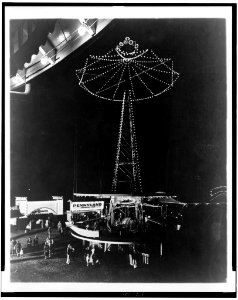Night view of rides, games of skill, etc., at the Glen Echo amusement park in Maryland, near Washington, D.C. LCCN96521513