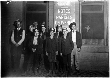 Night shift, A.D.T. Messengers, 10 P.M. Indianapolis, Ind. - NARA - 523087