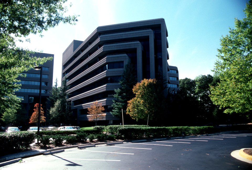 NIH epn and eps buildings