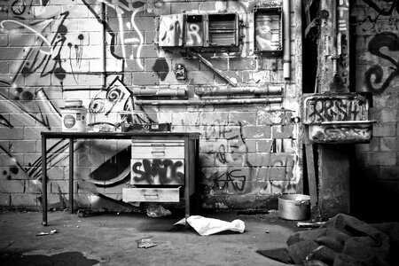 Pforphoto old decay