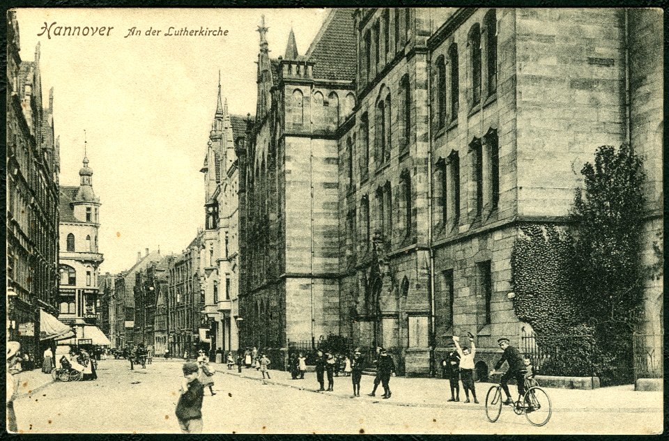 Norddeutsche Papier-Industrie PC 0216 Hannover. An der Lutherkirche Bildseite Blick entlang der Lutherschule Richtung Sandstraße Kopernikusstraße