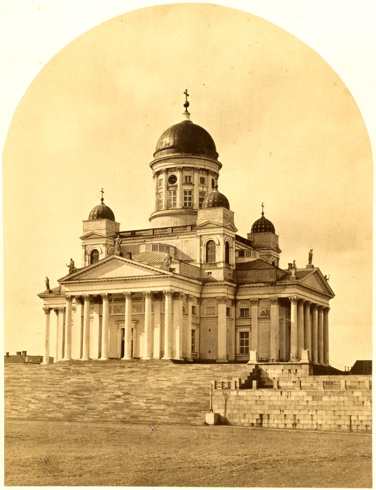 Nikolainkirkko (Helsingin tuomiokirkko), etualalla Senaatintoria - G676; 253 - hkm.HKMS000005-km003hpv