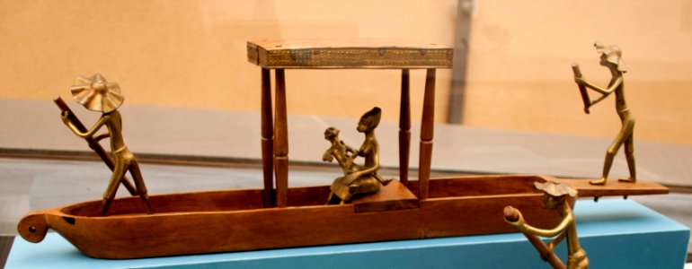 Nigeria, boat with passengers, model in the Vatican Museums-3