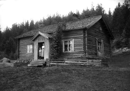 Norge. Grue finnskog. Kirkesjöby från söder. Gården brukad av självägande folk - Nordiska museet - NMA.0078691