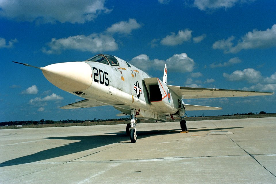 North American RA-5C Vigilante of RVAH-3 at Naval Air Station Sanford, Florida (USA), on 27 March 1968 (6430104)