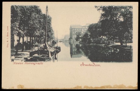 Nieuwe Herengracht richting Oosterdok met rechts het Wertheimpark. uitgave N.J. Boon, Amsterdam, Afb PBKD00158000003