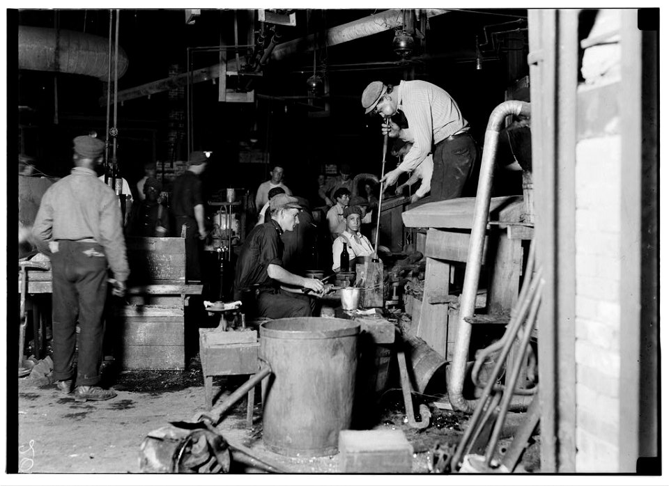 Night scene in Cumberland Glass Works, Bridgeton, N.J. LOC nclc.05439