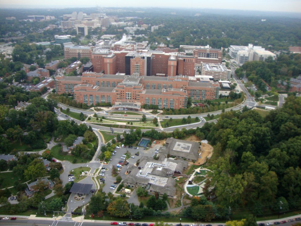 NIH Clinical Center (32249125785)