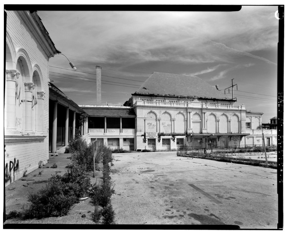 North view; Station Building - south (front) elevation, portions of covered ramp and Street Car Waiting House at near left - North Philadelphia Station