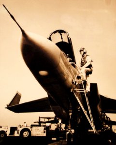 North American RA-5C Vigilante aboard USS Saratoga (CVA-60), 10 December 1963 (USN 1097021)