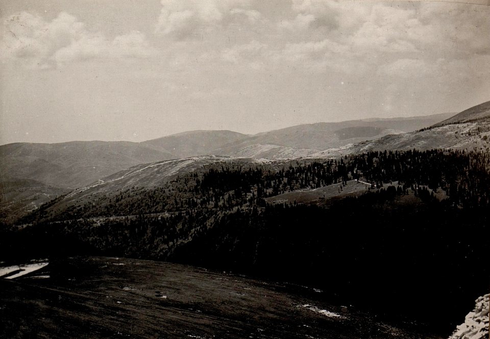 Norama, Standpunkt Monte Lisser (Höhe 1636) (2. Teilbild zu WK1 ALB084 24432a) (BildID 15635080)