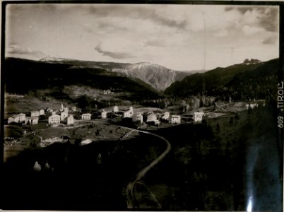 Nordhang Cornetto (Hornberg) Monte Verena, Campolongo Carbonare (Kohlingen) und Tonezzaspitzen. (BildID 15733976)