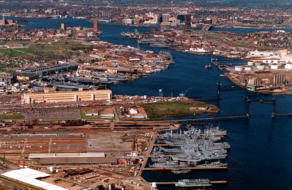 Norfolk Naval Shipyard aerial photo in 1995