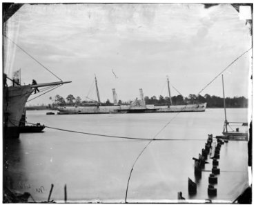Norfolk, Va. Steamer U.S.S. Fort Donelson (former Confederate blockade runner Robert E. Lee) LOC cwpb.03822