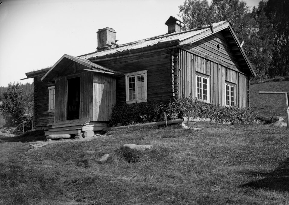 Norge. Rökstuga, Hillombråten från sydväst. Bebodd av självägande folk - Nordiska museet - NMA.0078689