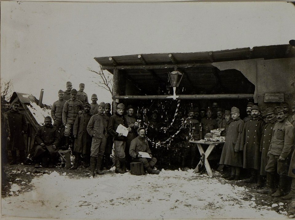 Notbäckerei von aussen gesehen. PALIKROWY, 3.XI.1915. (BildID 15454139)