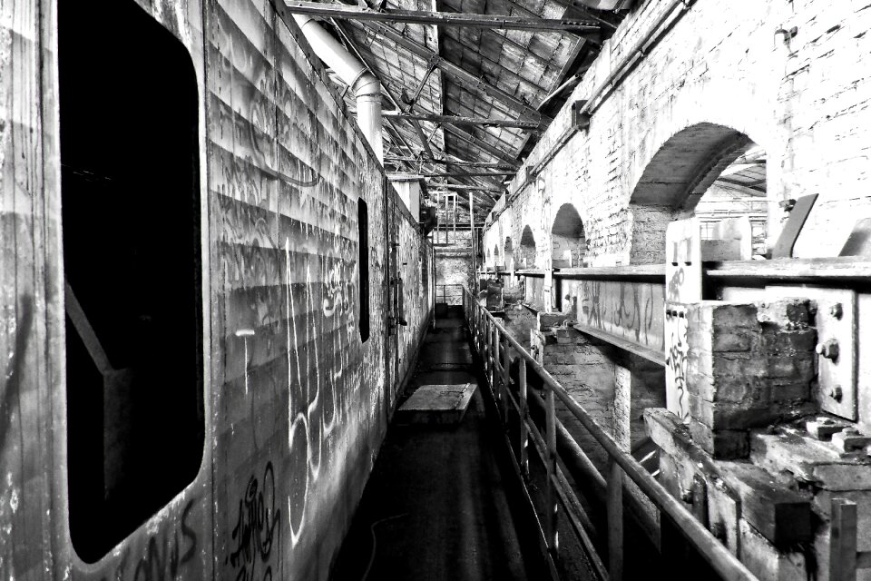 Pforphoto old decay