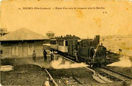 Nouvelle Calédonie - Nouméa - Depart d'un train de voyageurs pour la Dumbia